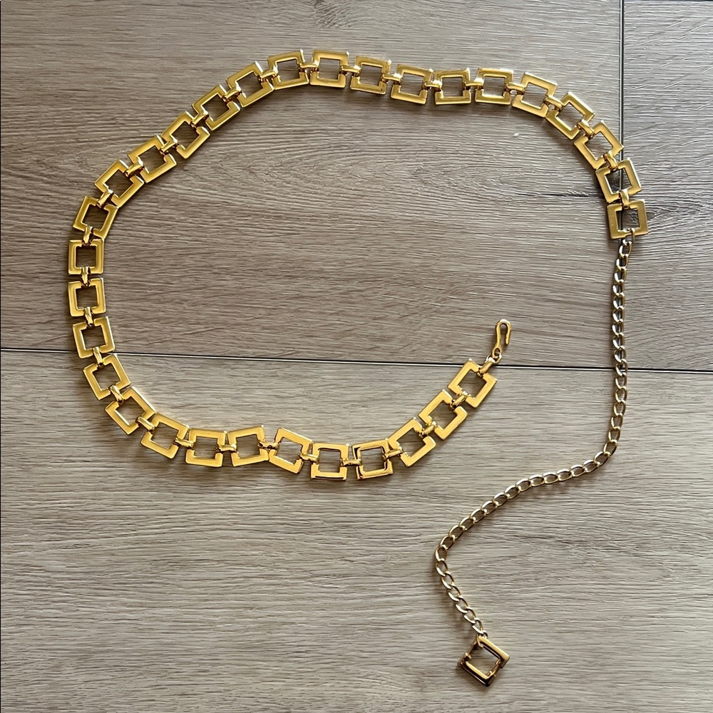 Gold Chain Link Belt - Picture 5 of 10
